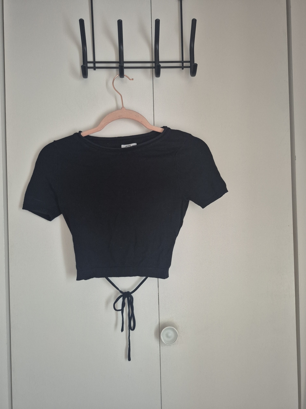 Ardene Black Cinch-Detail Short Sleeve Crop Top